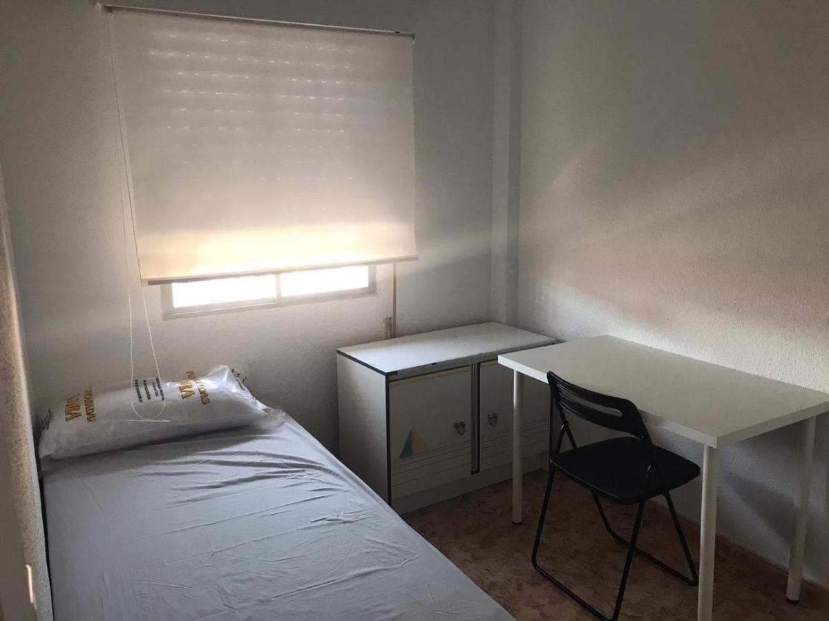 4 Dorm Cerca De Playa Y Centro Ciudad Apartment Malaga Exterior photo